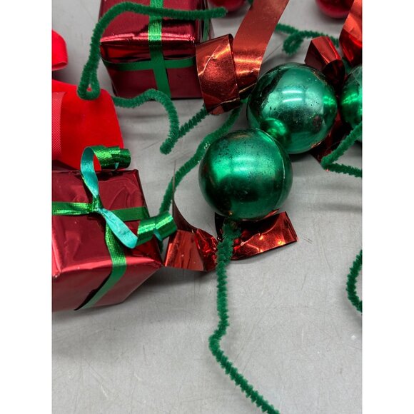 Lot of 15 Christmas Ornament Set Red Bow Green & Red Baubles Gift Boxes & Bells - Picture 4 of 7